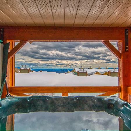 3 Bedroom 3 Bath Ski In Ski Out With Private Hot Tub Big White Ski Resort Экстерьер фото