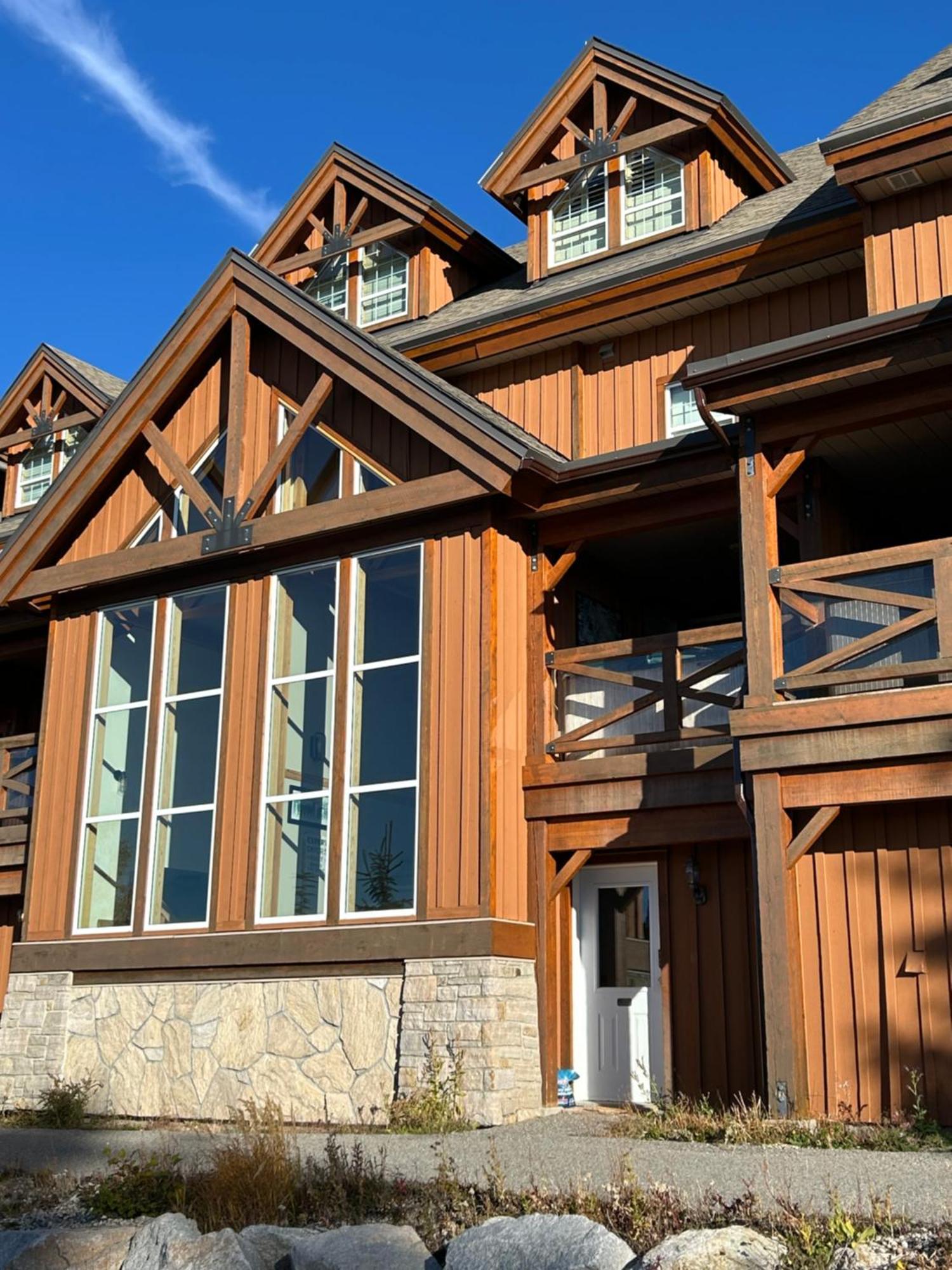 3 Bedroom 3 Bath Ski In Ski Out With Private Hot Tub Big White Ski Resort Экстерьер фото