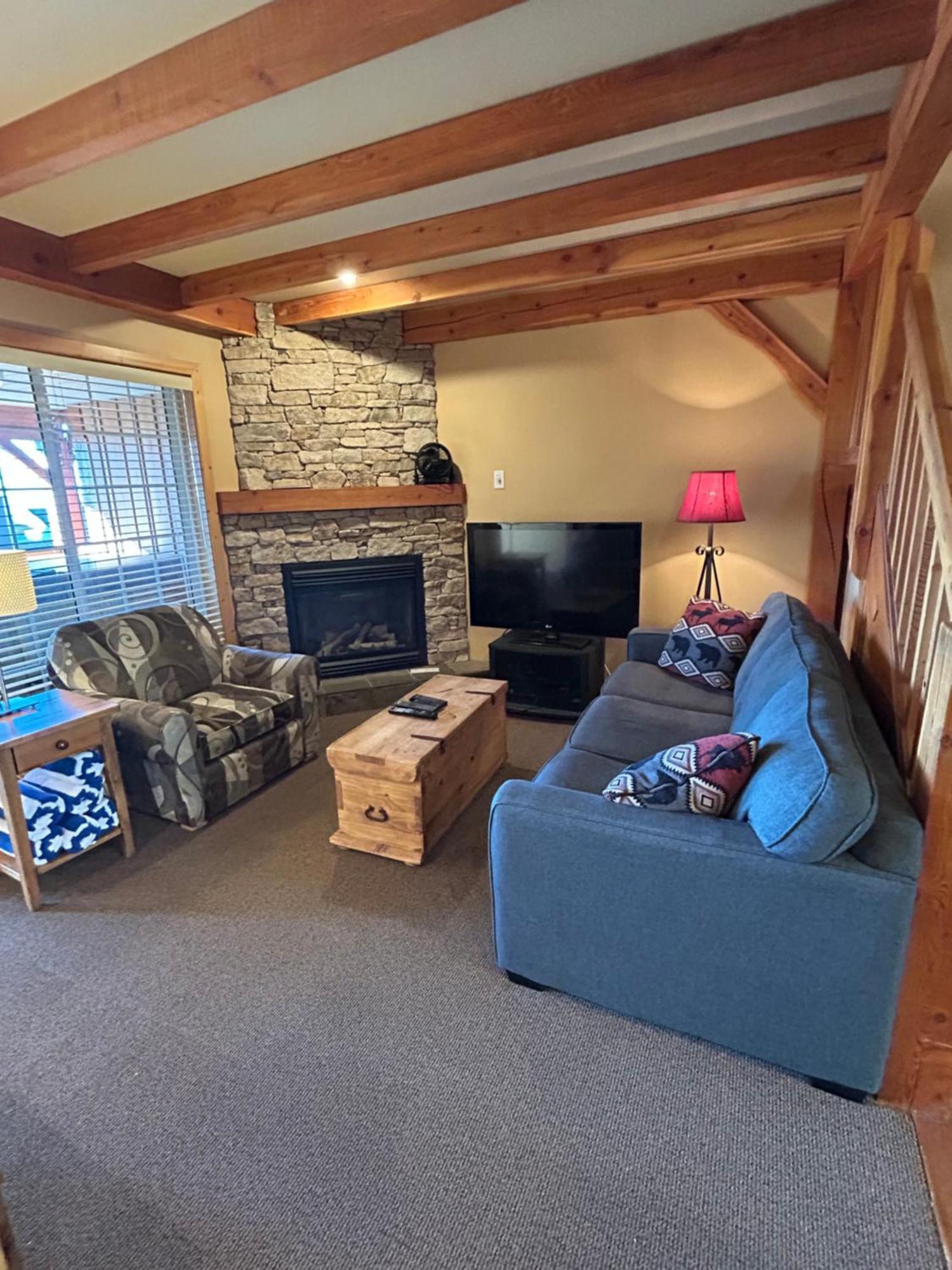 3 Bedroom 3 Bath Ski In Ski Out With Private Hot Tub Big White Ski Resort Экстерьер фото