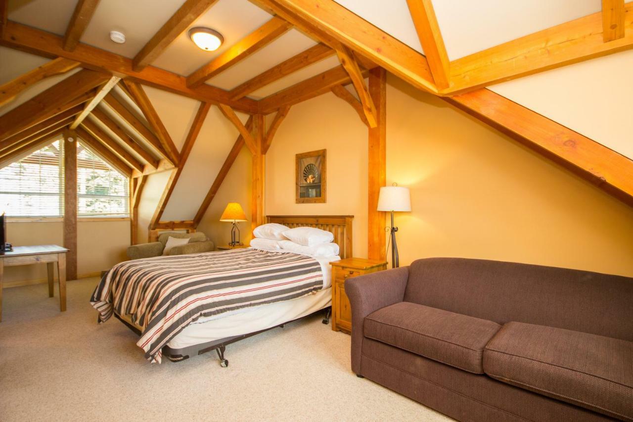 3 Bedroom 3 Bath Ski In Ski Out With Private Hot Tub Big White Ski Resort Экстерьер фото